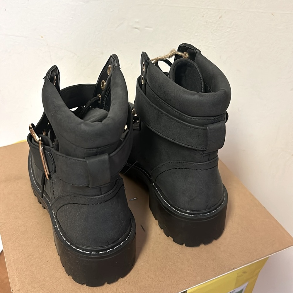 NWT Seven 7 Women Himalaya Black Lace-up Hiker Combat Boot with Block Heel. - Picture 7 of 9